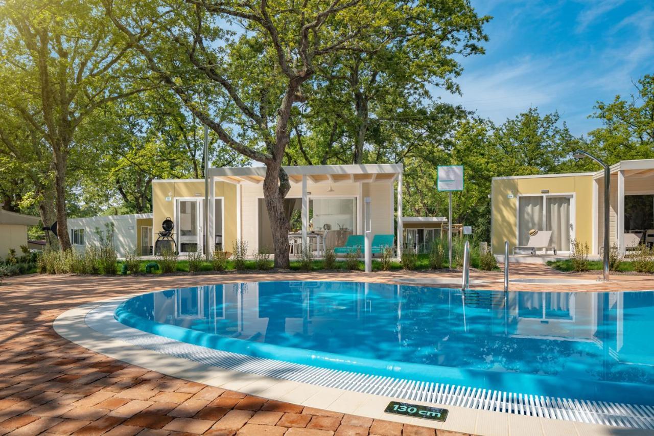 Kompleks wypoczynkowy Ulika Mobile Homes - Naturist